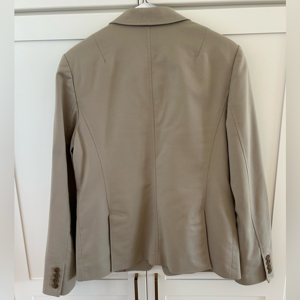 Banana Republic Women’s Beige Stretch Blazer - Picture 2 of 10